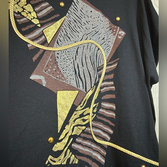 Vintage 80’s 90’s Black Graphic T-Shirt with Gold Accents M - Picture 7 of 11